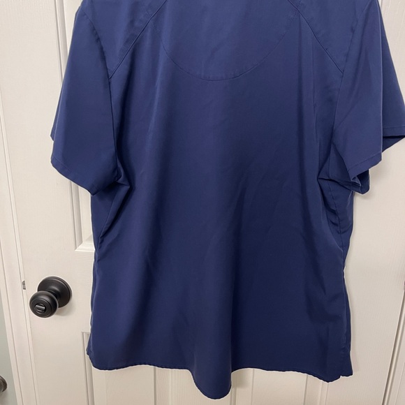 Women’s Greys Anatomy Scrub Top XL - Picture 3 of 4